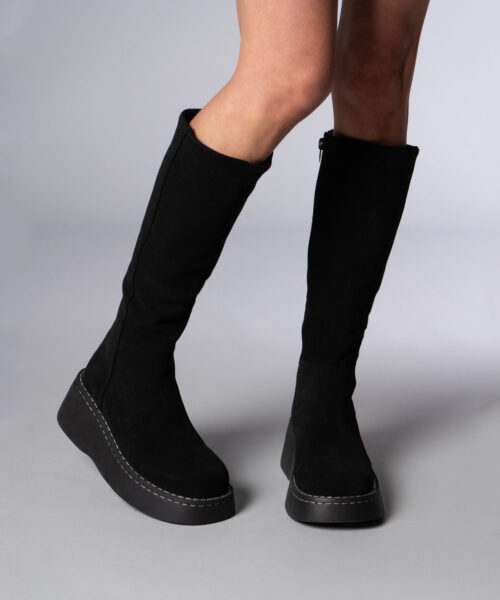 Alternative view of bundt-boot-black