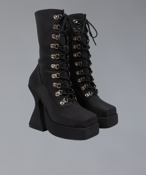 Alternative view of musidora-boot