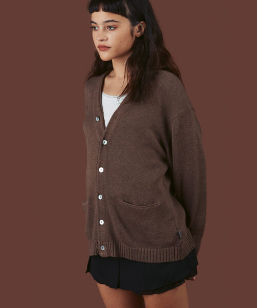 Alternative view of y-cardigan-brown