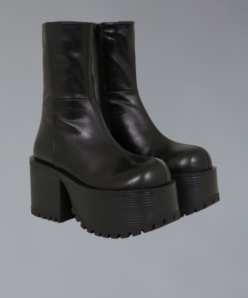 Alternative view of slug-boot-matte