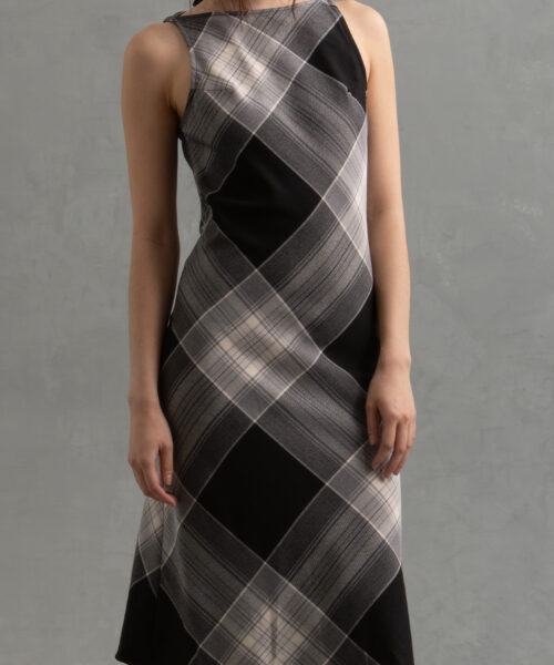 Alternative view of ment-dress