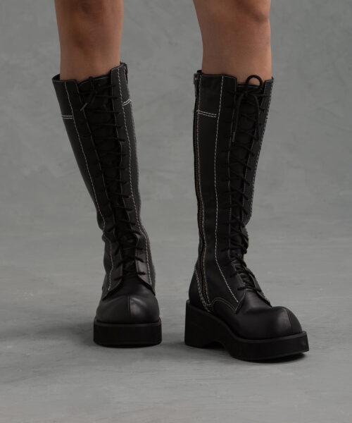 Alternative view of phalt-boots